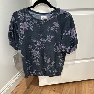 Sundry Dark Gray Floral Short Sleeve Top
